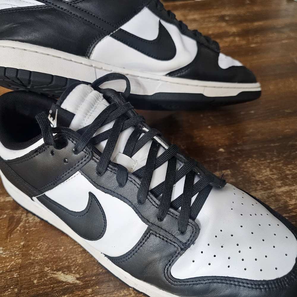 Nike Men's Black and White Low Rise Pandas